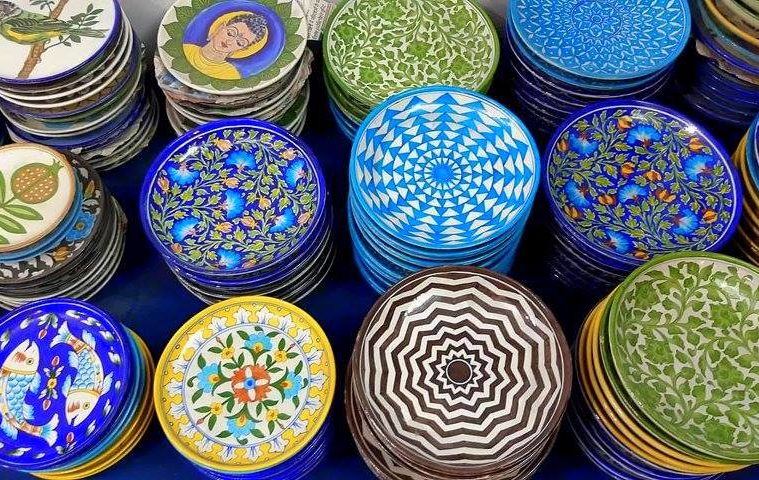 Jaipur Blue pottery on display outside a shop near Jal Mahal